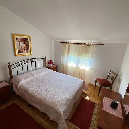 Apartment Purple House Pula
