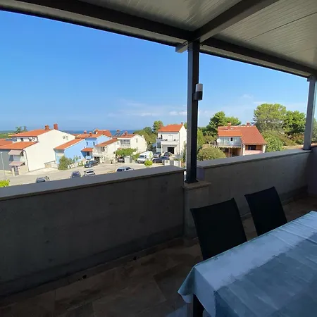 Apartment Purple House Pula